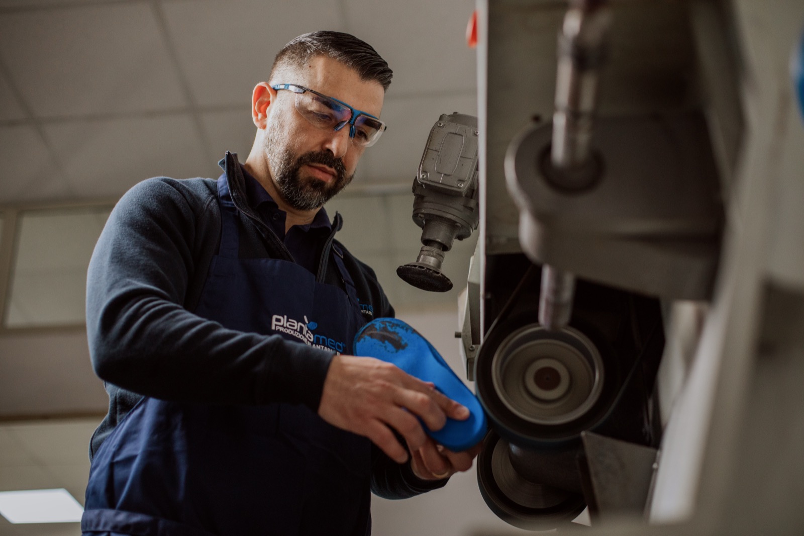 Lavorazione tecnica nei laboratori Plantamed